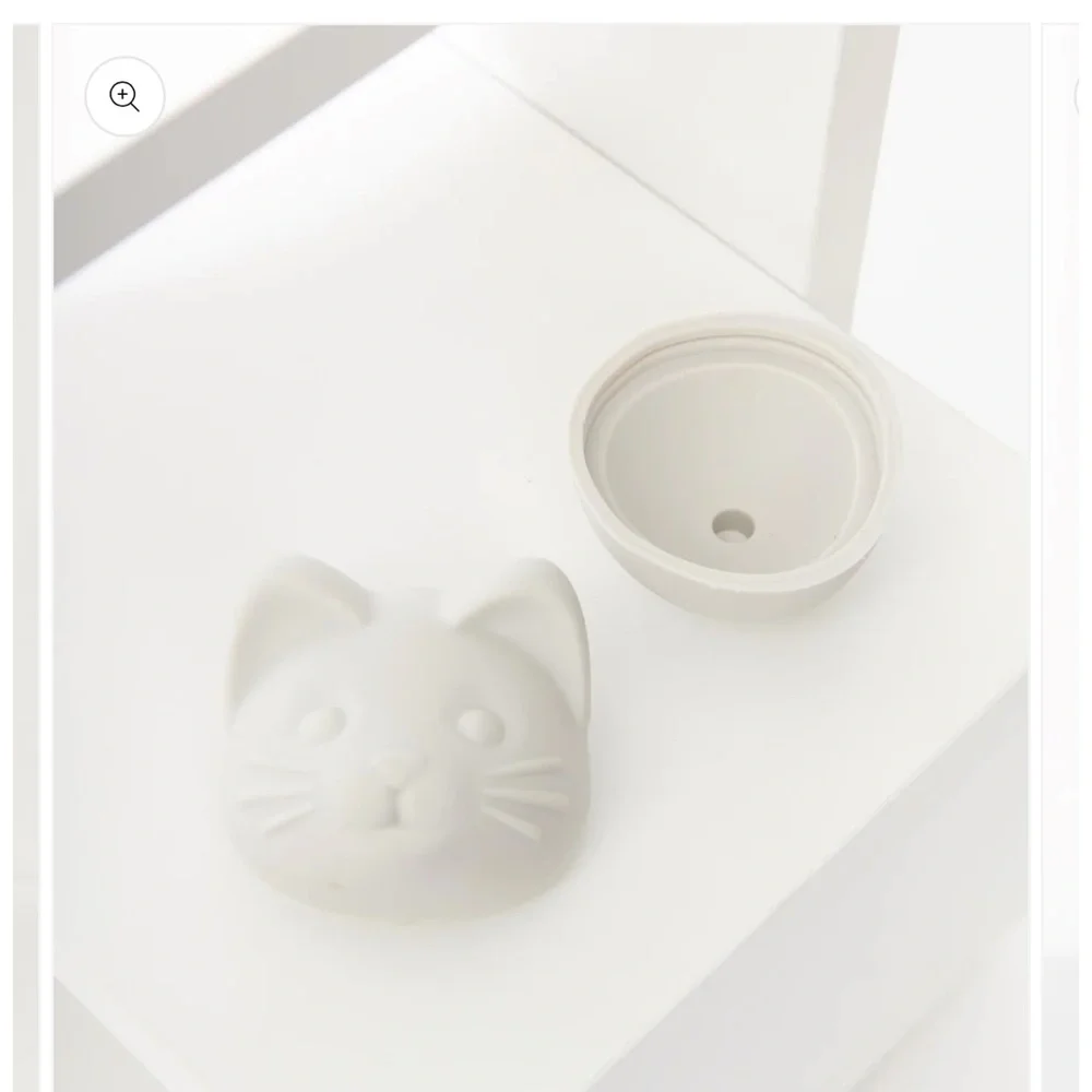 Cool cat ice mold. New in box. - Picture 4 of 4